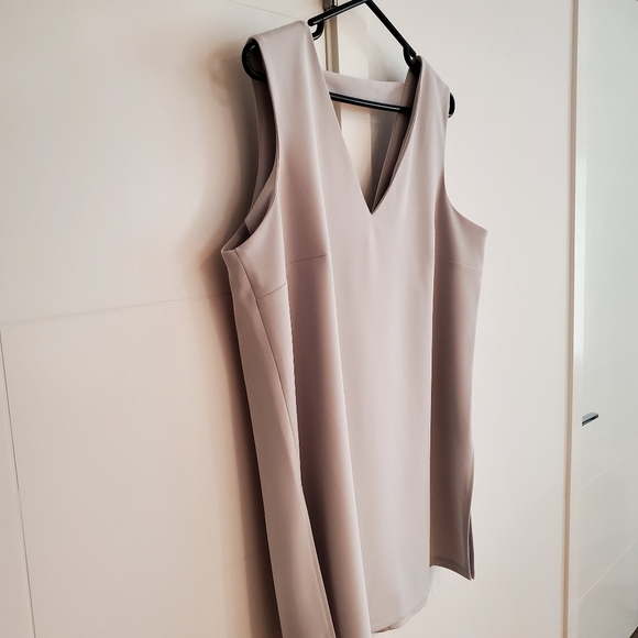 Light Grey Tunic w/ Side Slits - New - Picture 4 of 6